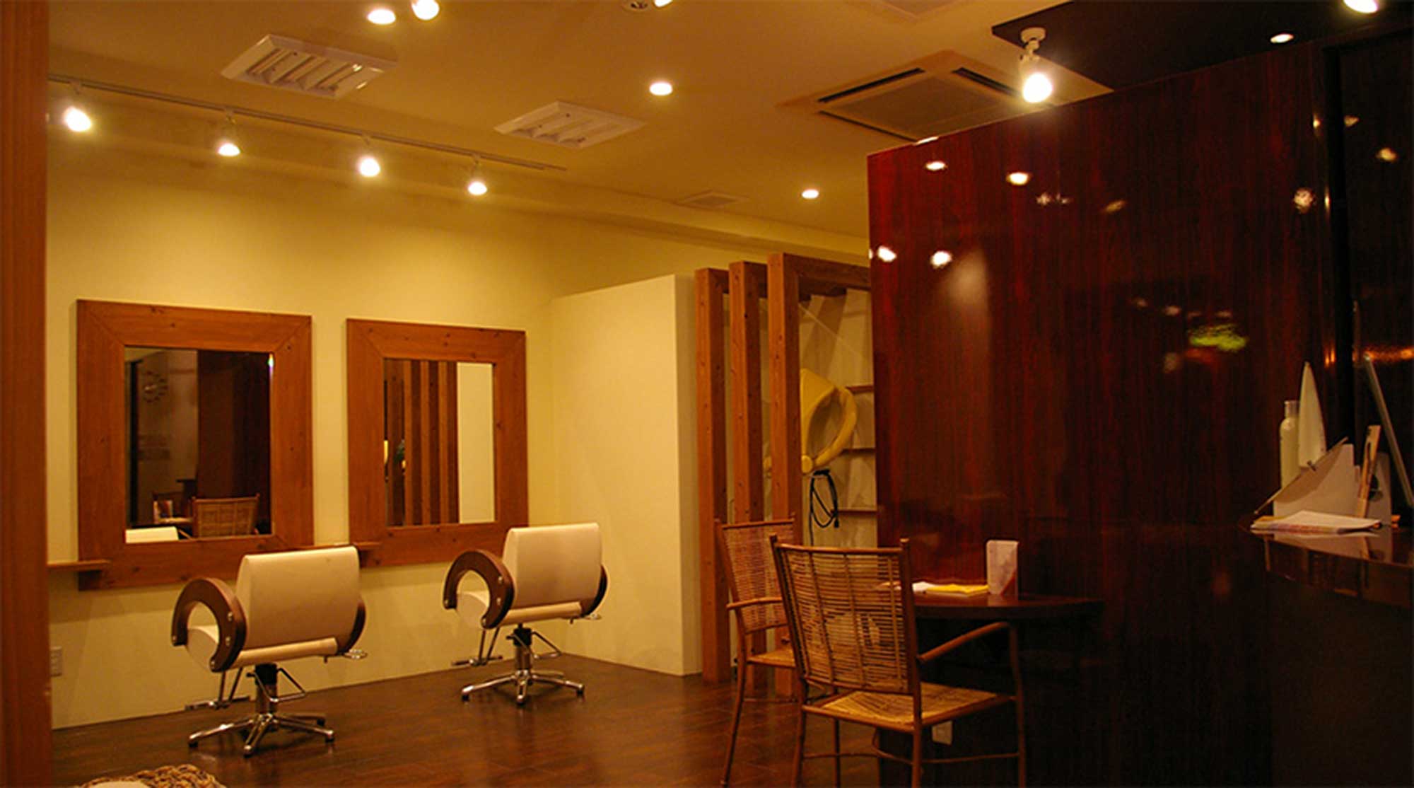 レミュール美容室の玄関内側の写真